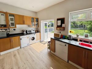 Kitchen- click for photo gallery